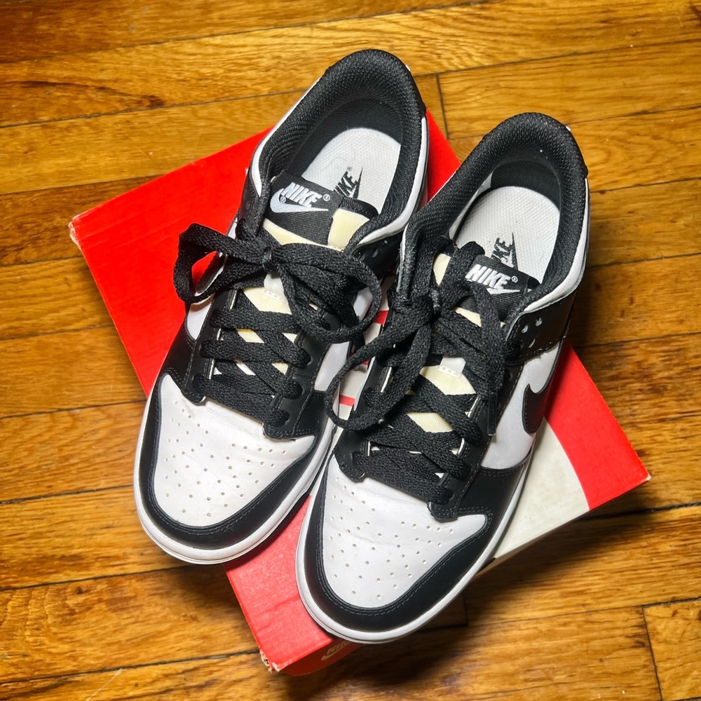 NIKE DUNK LOW - BLACK WHITE -